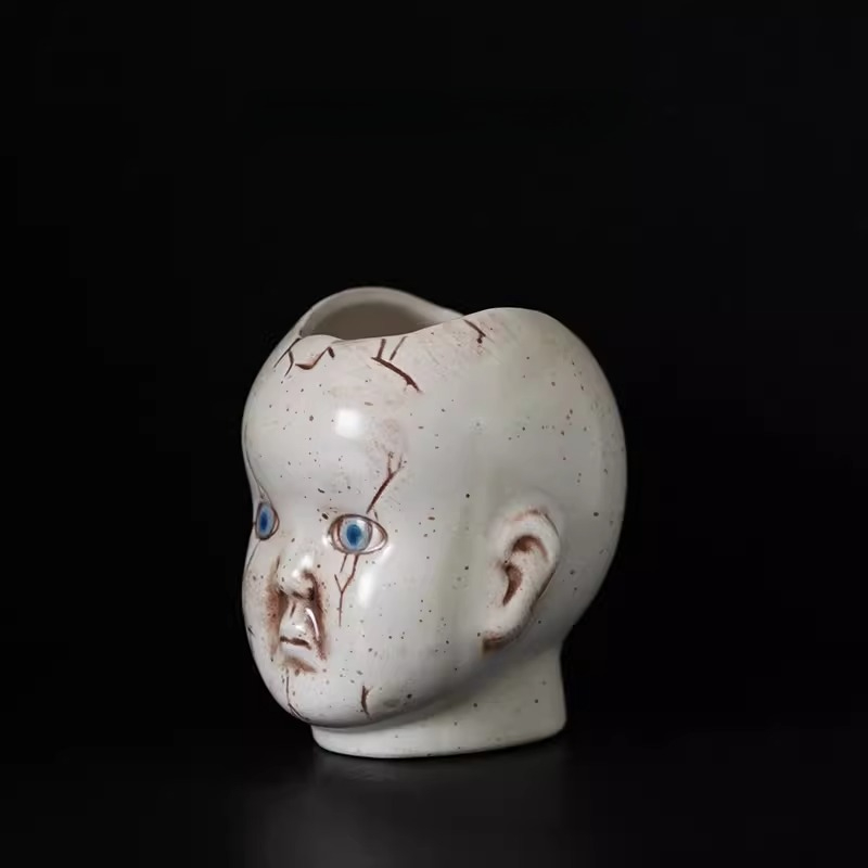 Horror themed doll head cerami - Tablet Reading Accessories recension och pris